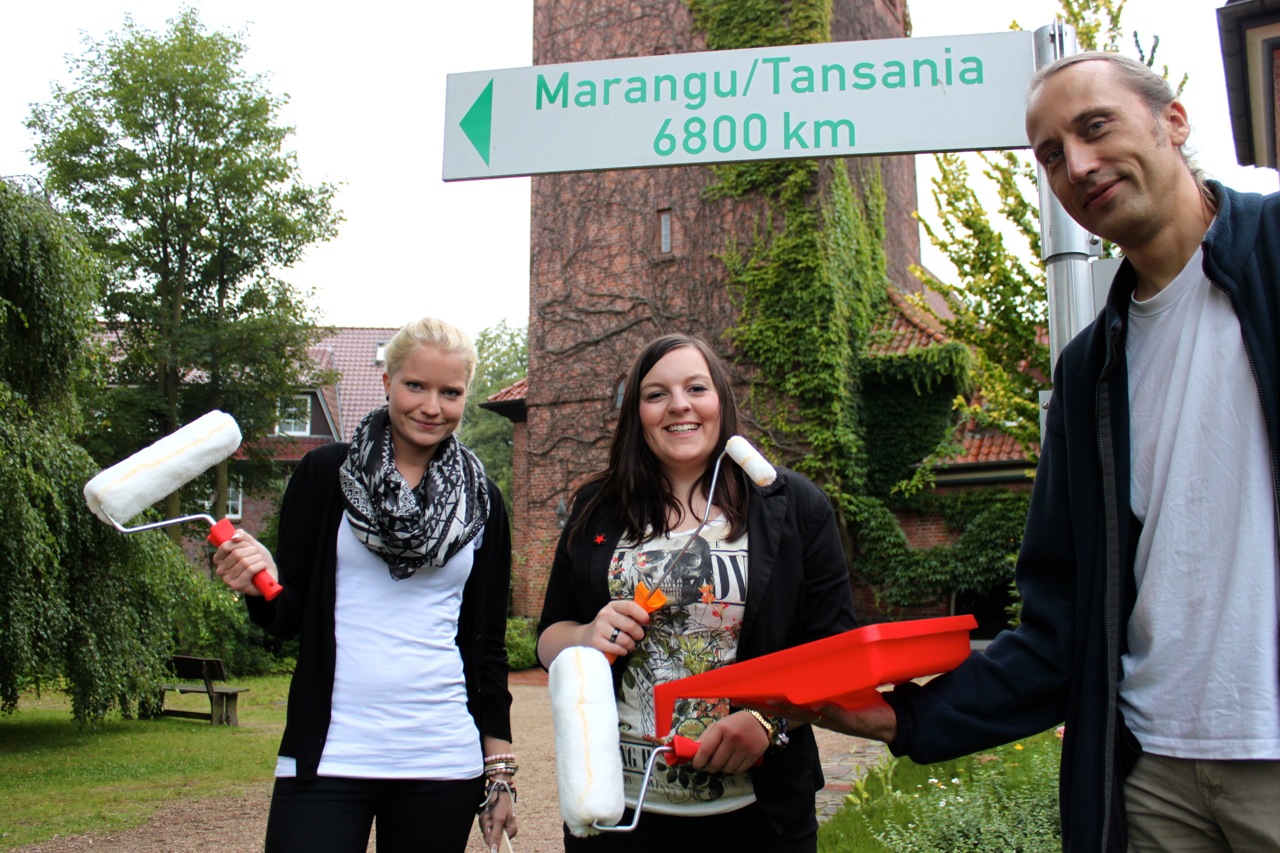 2013-mit-pinsel-und-malerrolle